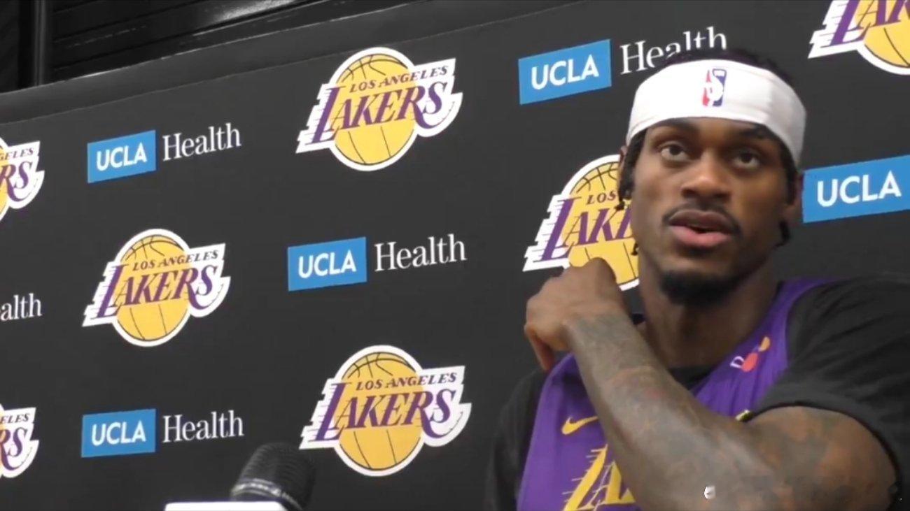 范德比尔特表示，在训练中，他通常负责与东契奇进行攻防对抗，并模拟其他球队的防守方