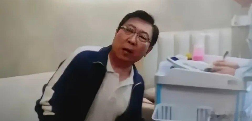 我的后半生：送老丁去养老院的情节，成了最戳人泪腺的刀。众人强装笑颜与老丁话别，转