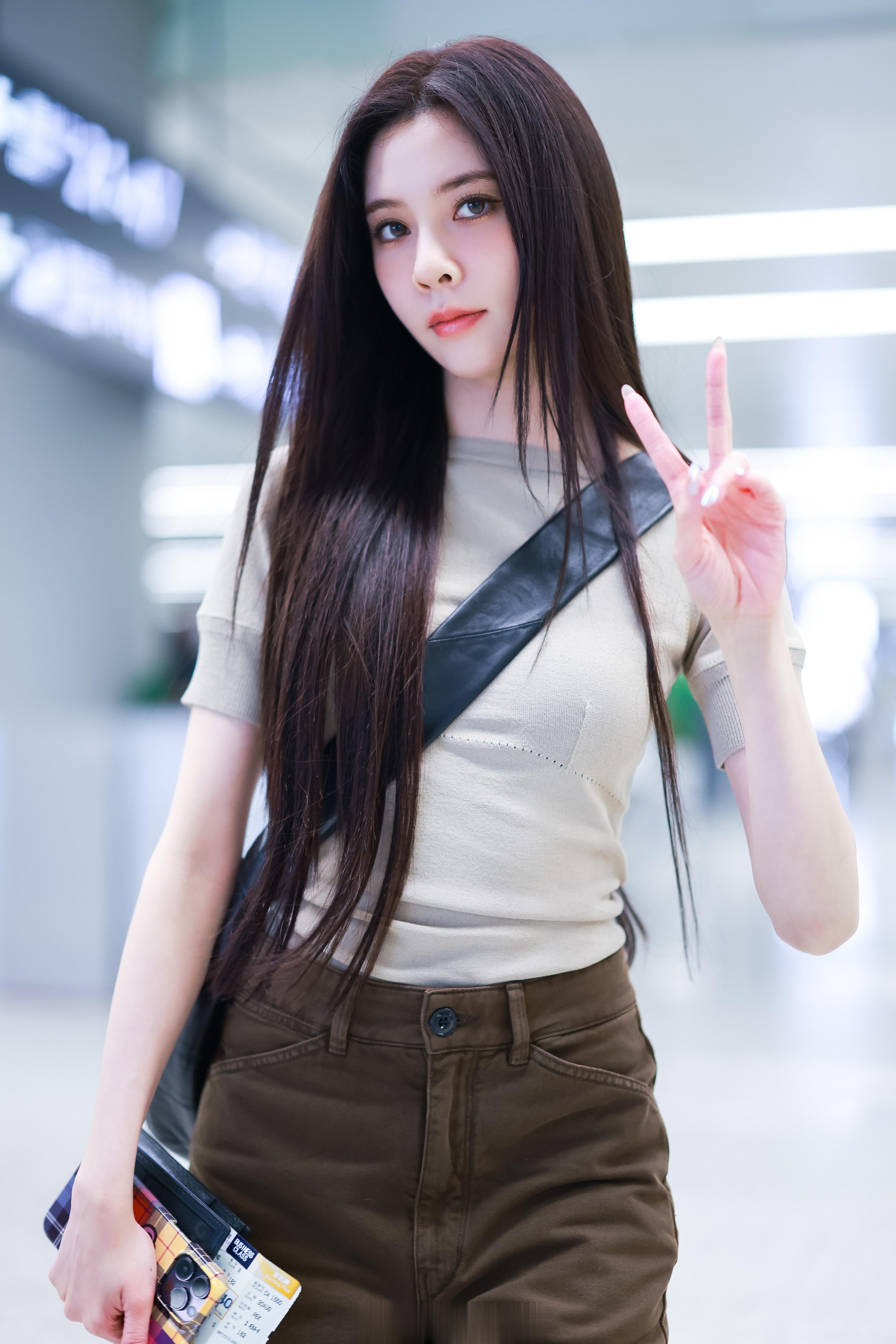 #宋妍霏[超话]# 上海✈️北京 ​​​