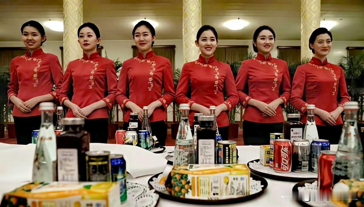 万里挑一的国宴礼仪使者，
我认为应有几个甄选标准极：
✅政治上绝对清白可靠
✅外