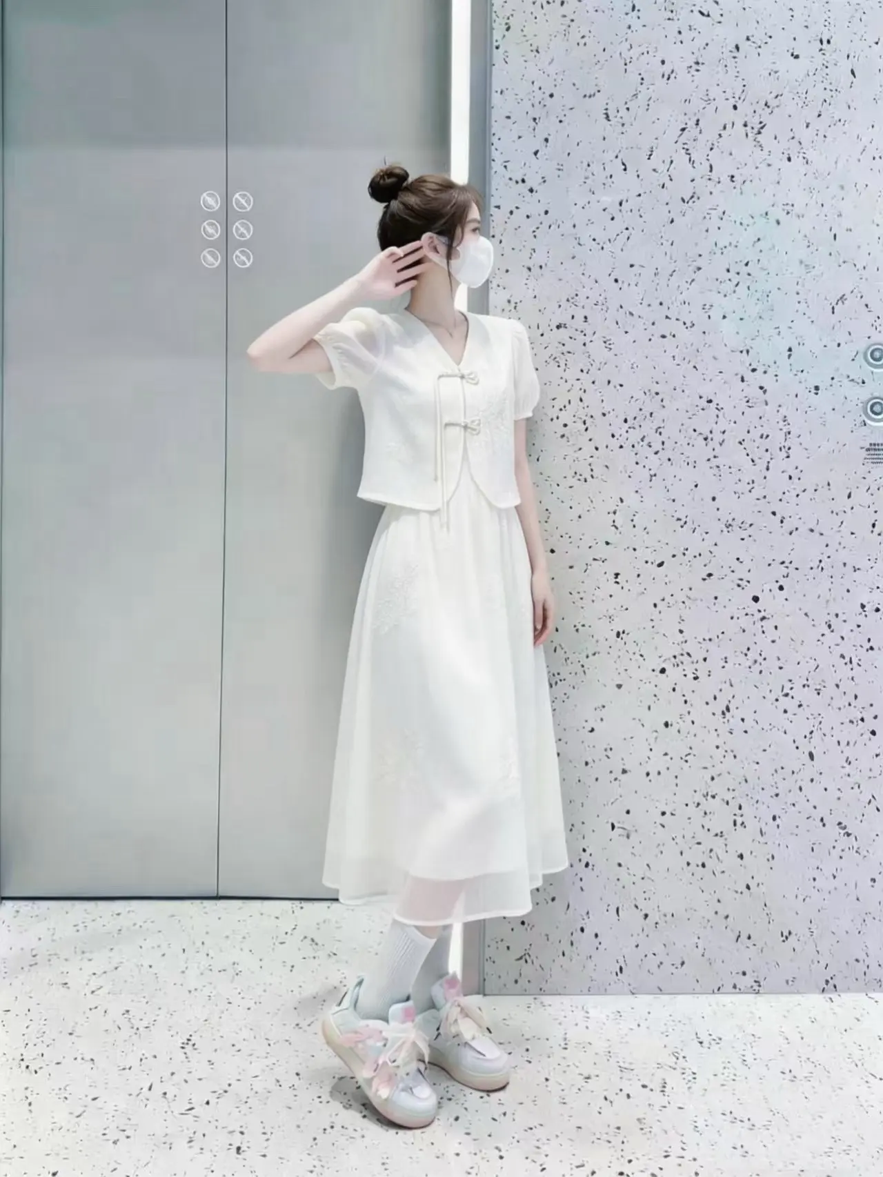 奶白色新中式套装，通勤约会都能穿～盘扣+刺绣纱裙，温柔到骨子里的国风少女感💚