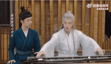 九头妖相柳这段是真的吗？怎么看着那么莫名想笑？

这浮夸的小噘嘴，这手势？是不是