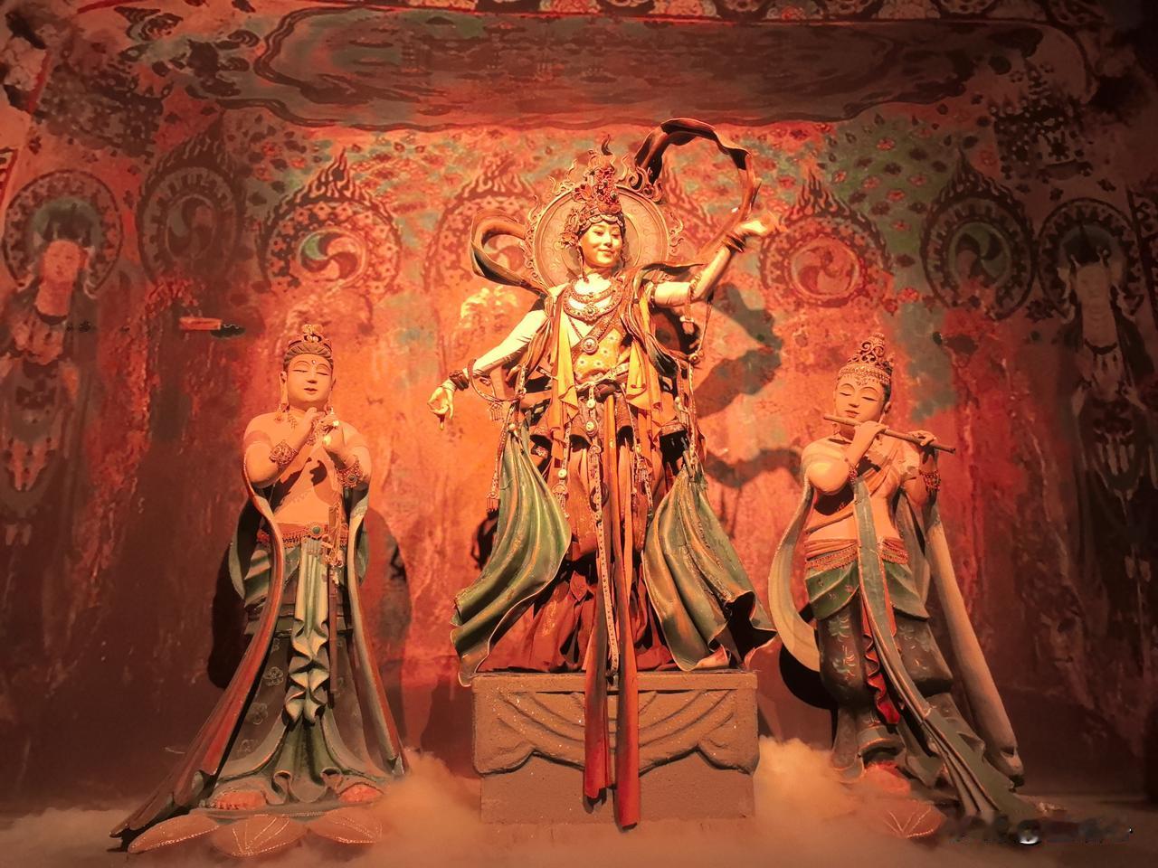 如果说：敦煌莫高窟是世界文化遗产，那乐动敦煌的舞台演绎就是当代中国舞台文化的创新