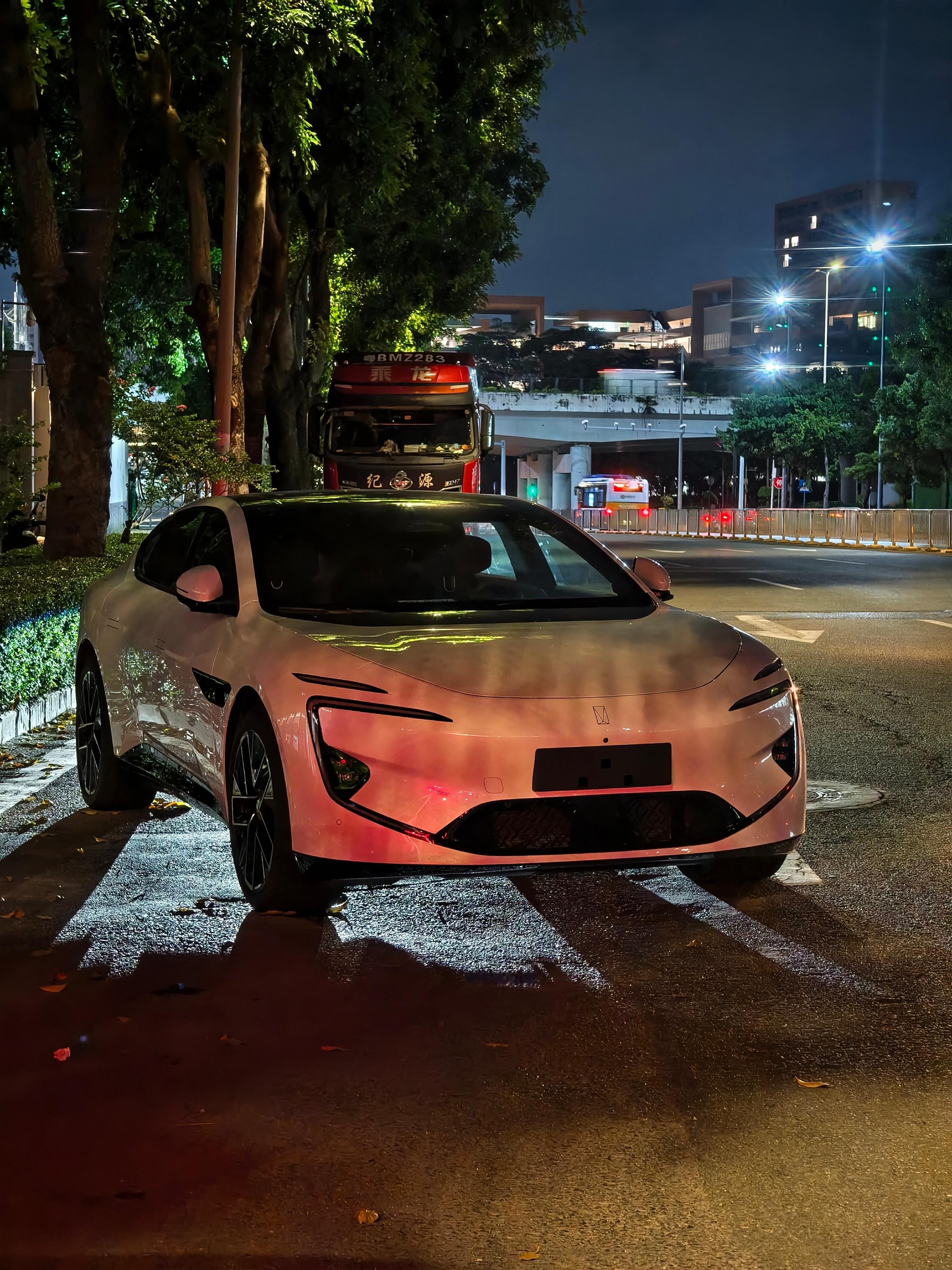 没上牌的阿维塔就像是阿尼亚的颜艺 ⌓‿⌓ ​​​