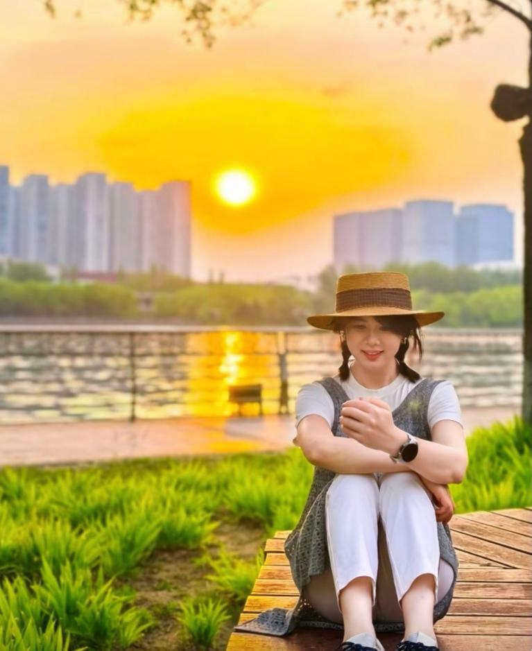 去过不少城市，打卡过热门景区，可真正刻在心底的，是那年一场不慌不忙的短途远行。