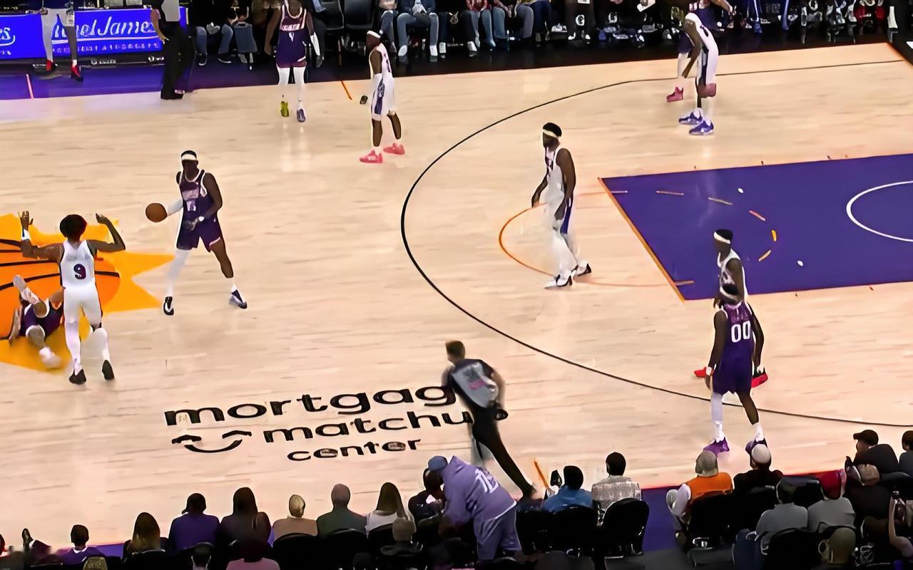 针尖对麦芒，乌布雷推倒狄龙，两人面对面互喷！

今天NBA的一场重头戏，太阳主场