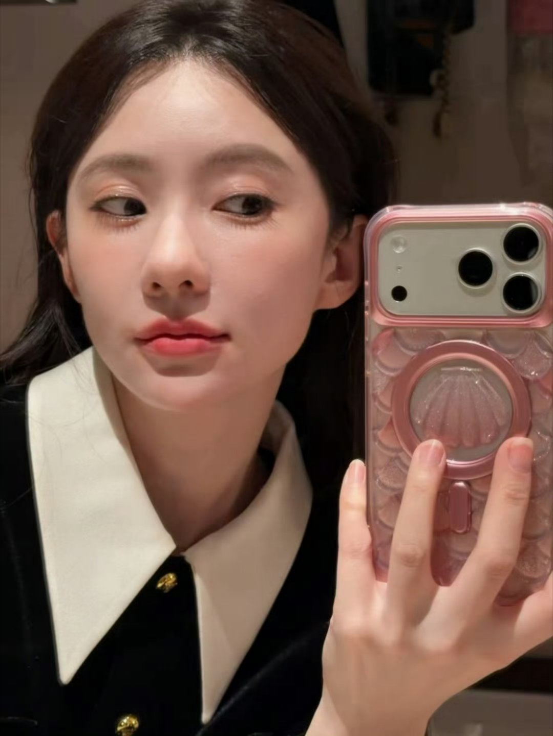 刘萌萌又美又飒散发着迷人的魅力每一张都很好看很高级的样子 