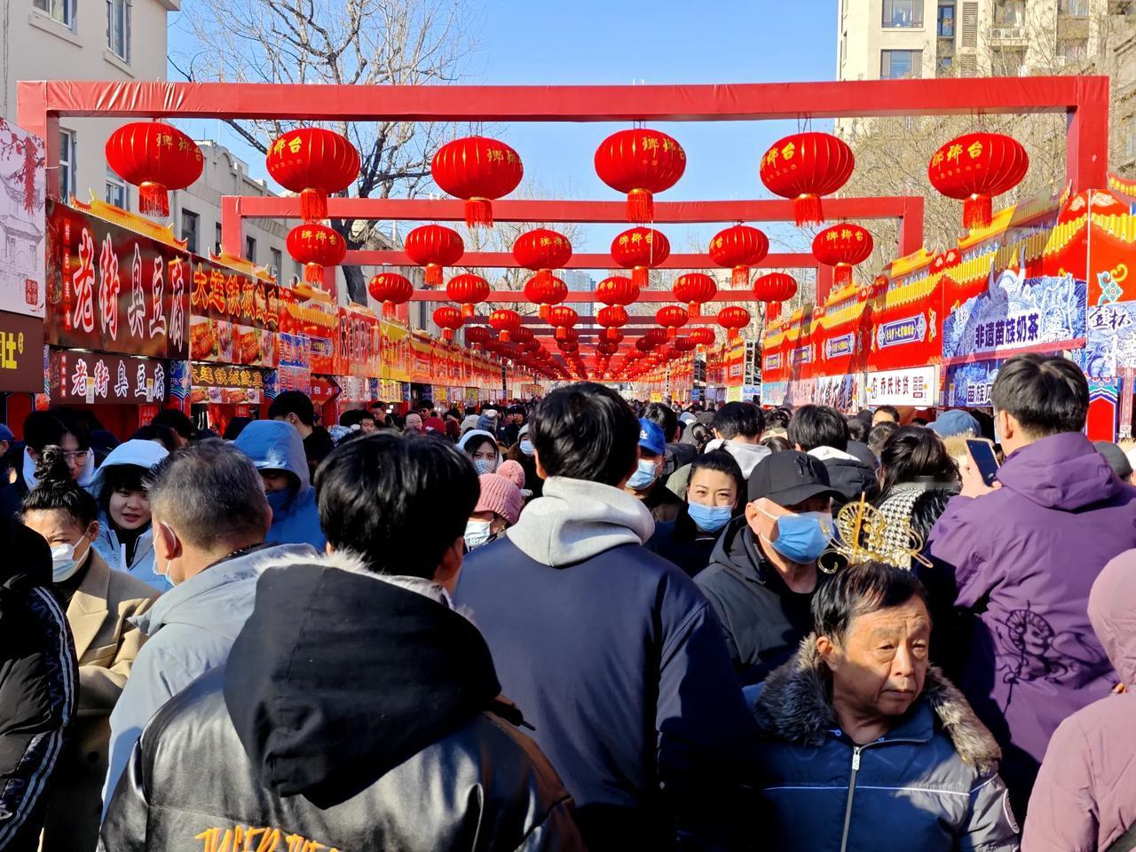 上联∶闭月羞花江南女，有请下联气宇轩昂北方汉