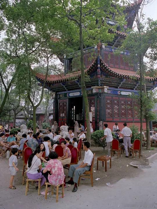 1993年，成都，文殊院茶馆 