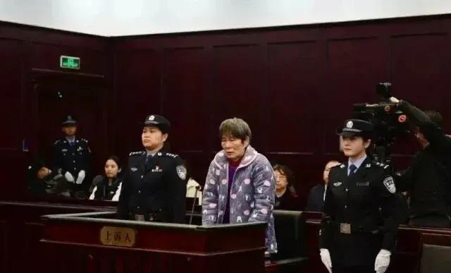 死刑！终于判了！
却没有认罪，没有道歉！

但终于可以从法律上不允许余上诉了！浪
