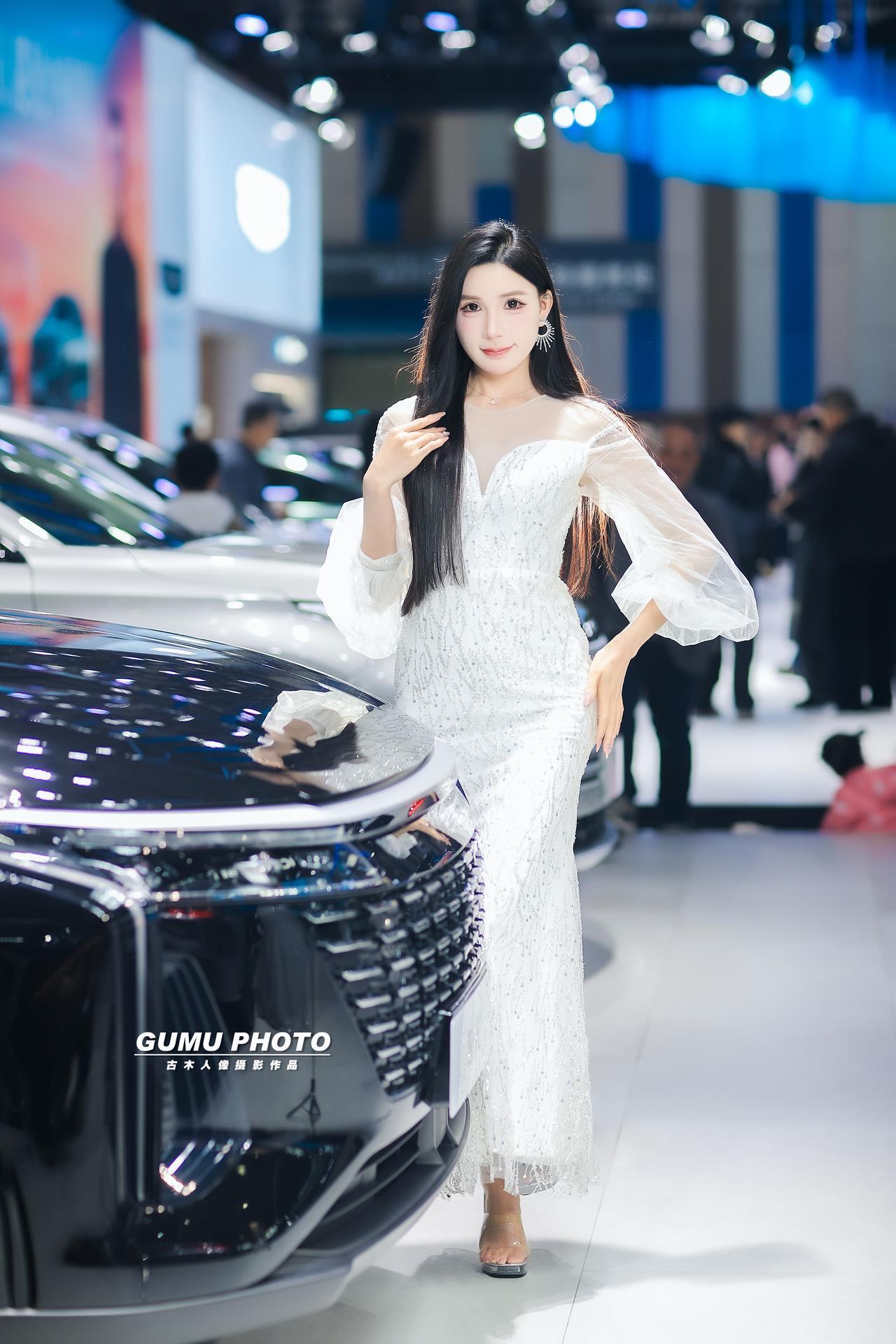 2025贵阳汽车文化节星途展台模特小姐姐