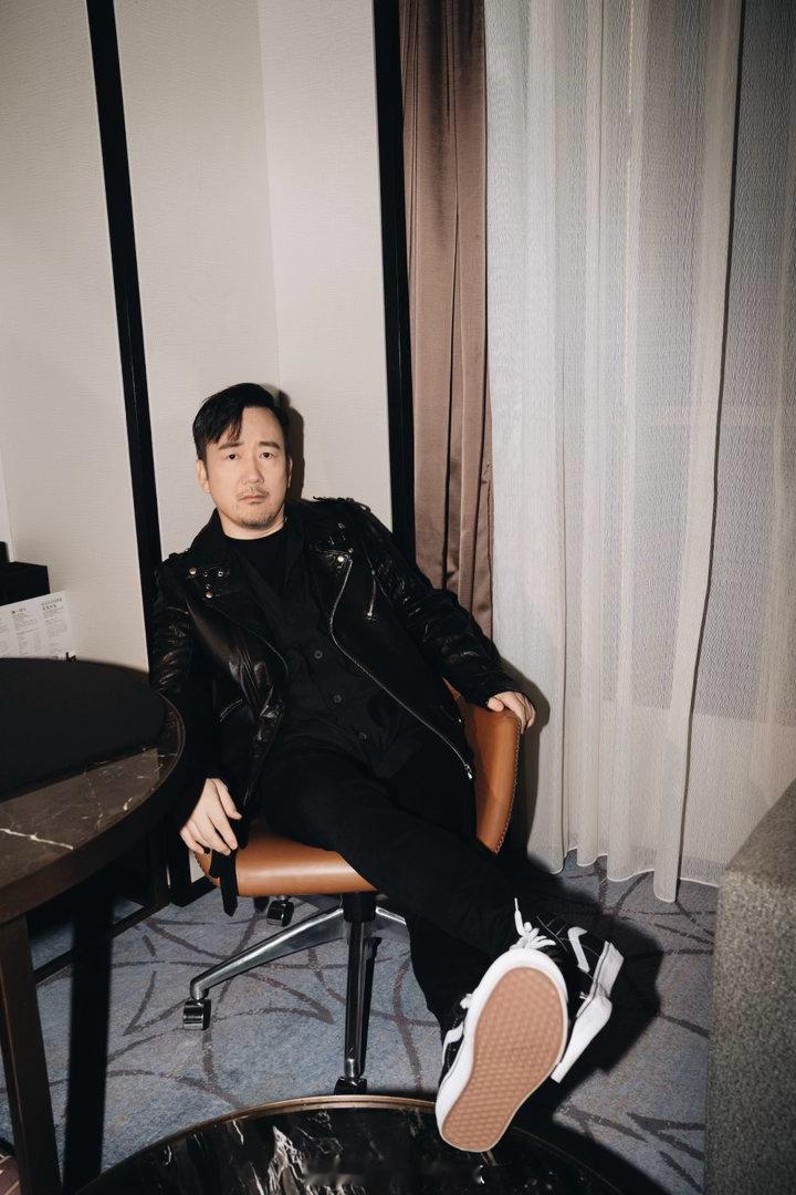 筷子兄弟重唱人类祖先从《小苹果》到《人类祖先》，筷子兄弟永远能带来新快乐！随性演