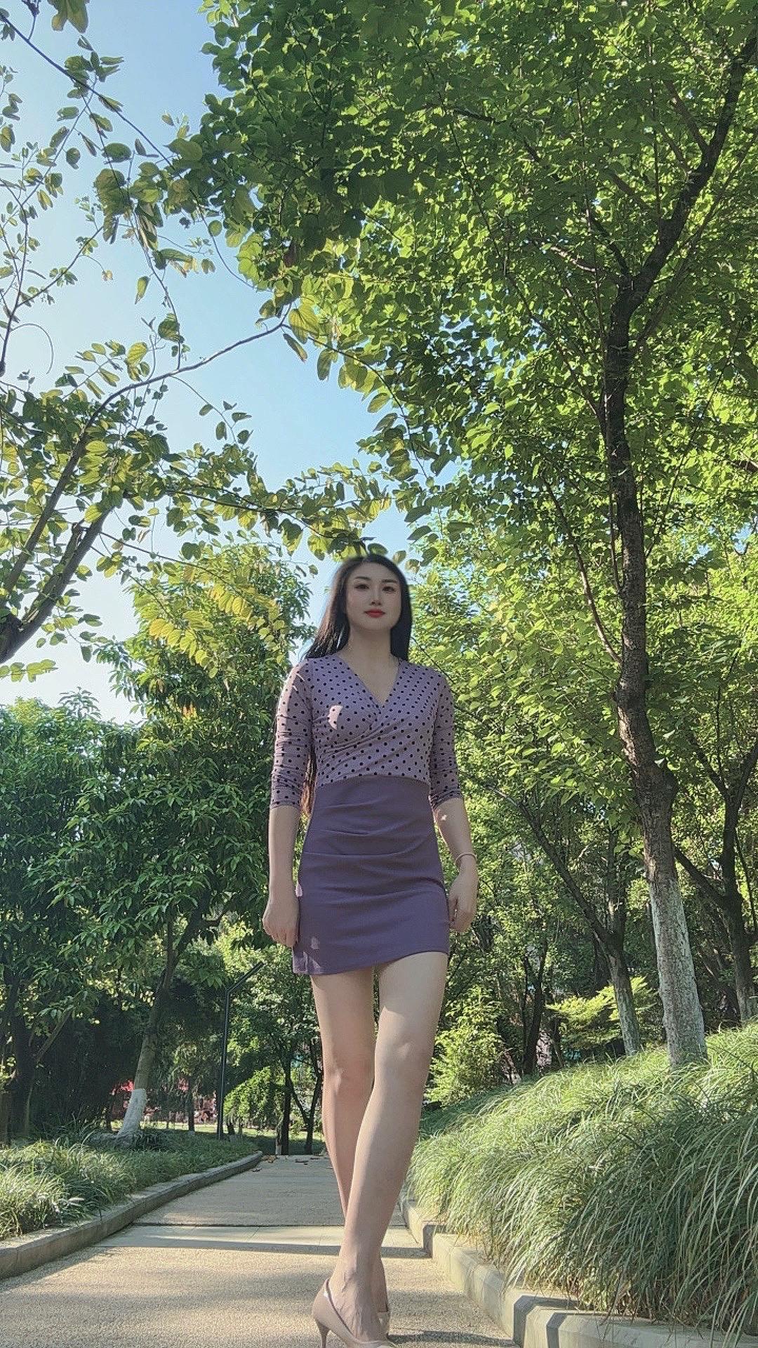 想踏实过日子的小芳 ；嫁了个没本事赚钱的小刚；拼命打工养家的大强 ；娶了个爱花钱