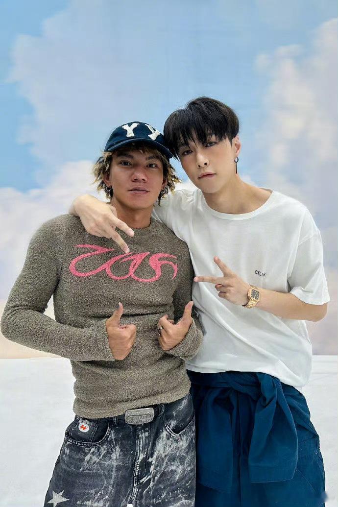 wow，被惊艳了，张艺兴很适合这种风格 