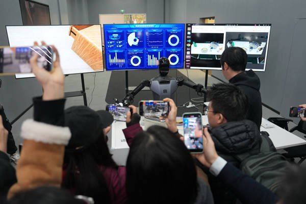【中国开源AI领跑，美国业界急推新项目组团追赶】#中国开源AI领跑后美国业界组团