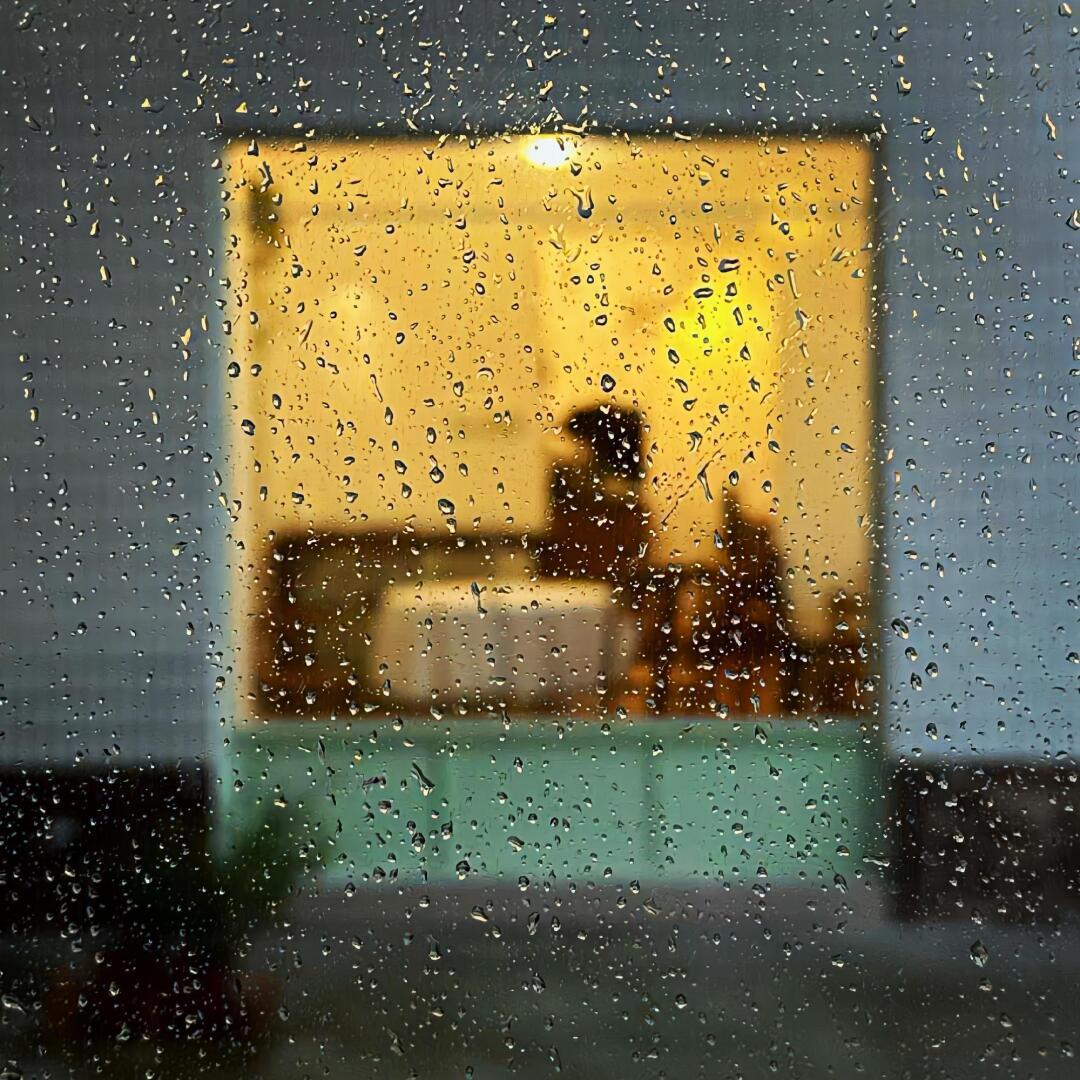 温柔要有，但不是妥协。我们要在安静中，不慌不忙地刚强 