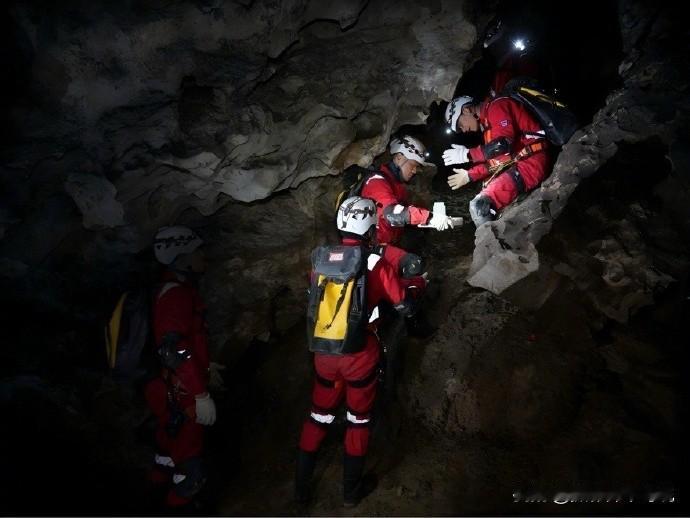 我国航天员居然要进行洞穴训练，听起来是不是有点不可思议，因为二者似乎真的是风马牛