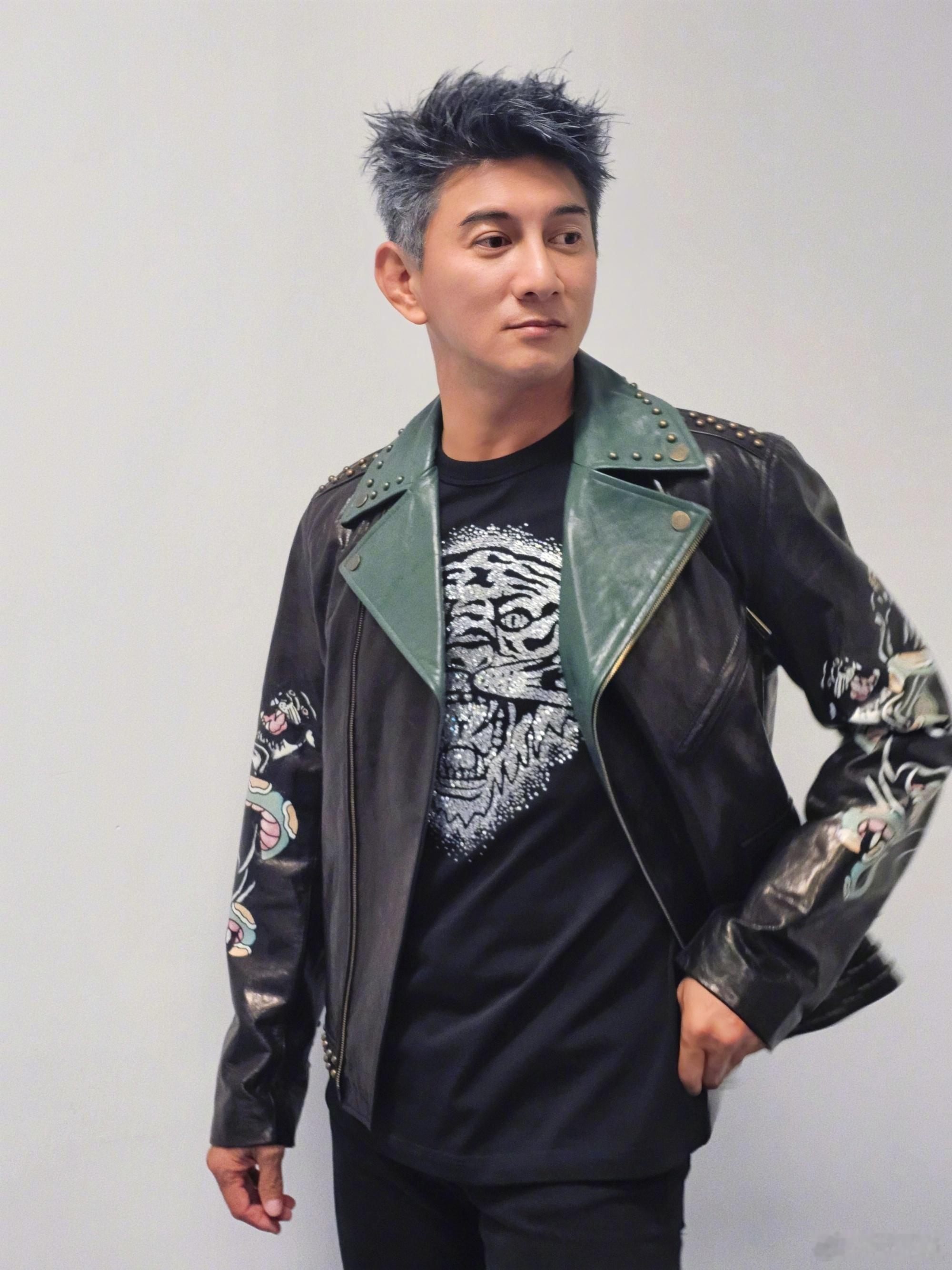 刘诗诗 吴奇隆  好羡慕的一对高颜值夫妻 