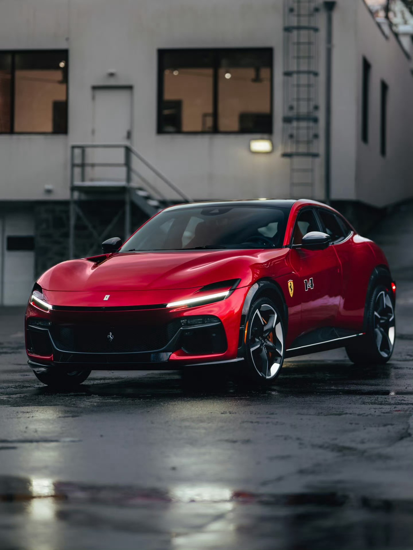 法拉利 Purosangue 