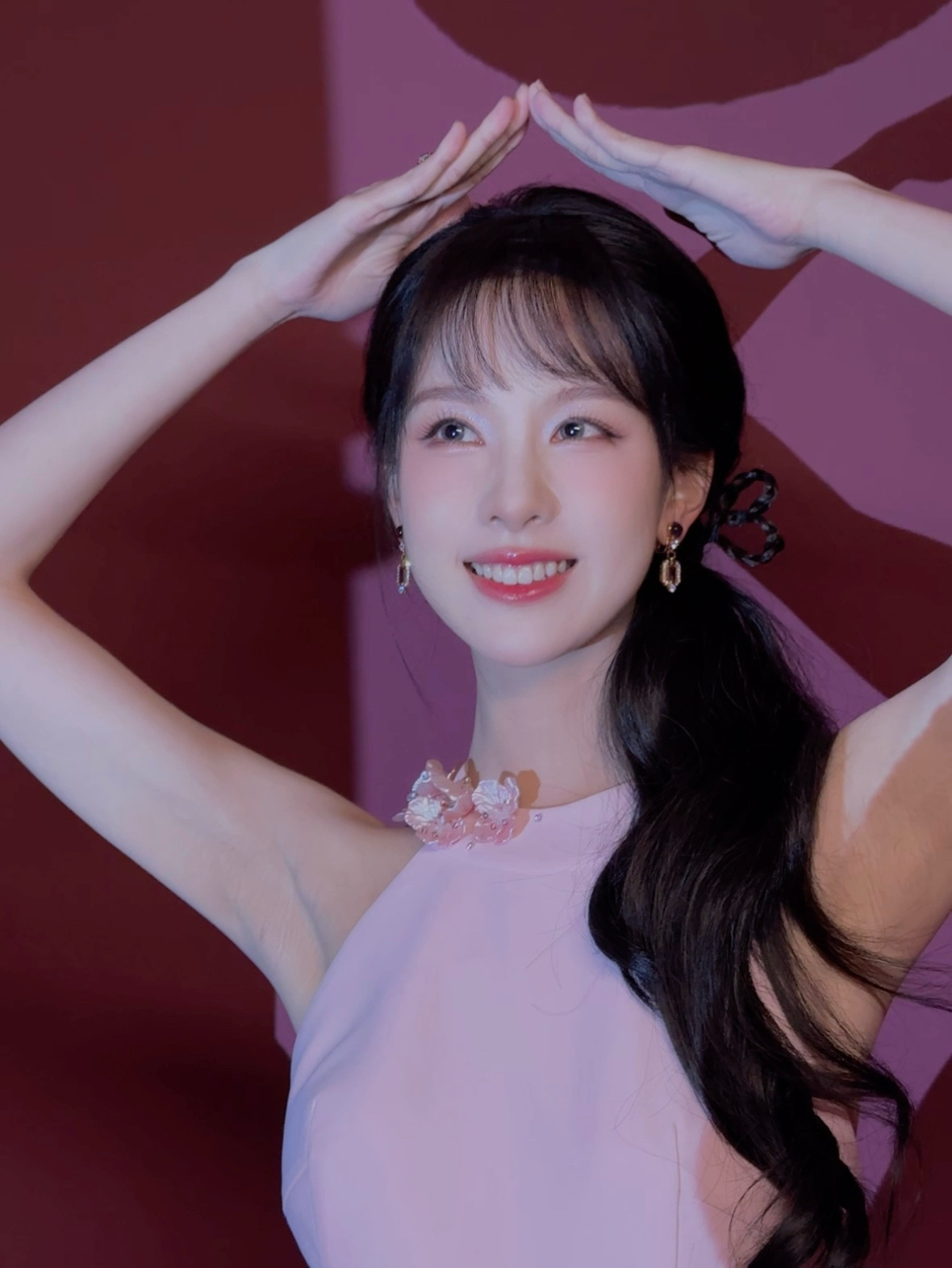 陈都灵[超话] 今日嘟家“偷偷拍”送达，在魔法奇遇中与邂逅美好瞬间🫧 ​​​