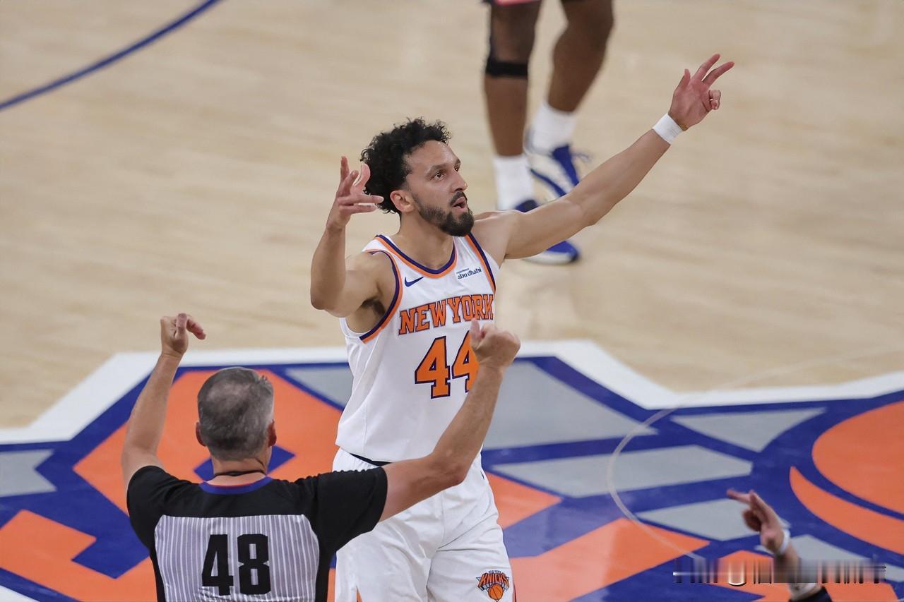 布朗盛赞沙梅特，尼克斯赢球最大隐形功臣？

NBA总决赛G2太惨烈了！尼克斯客场