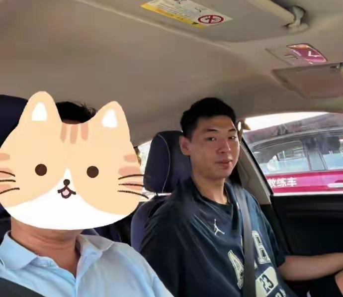 崔永熙抓紧时间考驾照，一个休赛期都被国家队占用了！

中国男篮球员估计早已身心疲