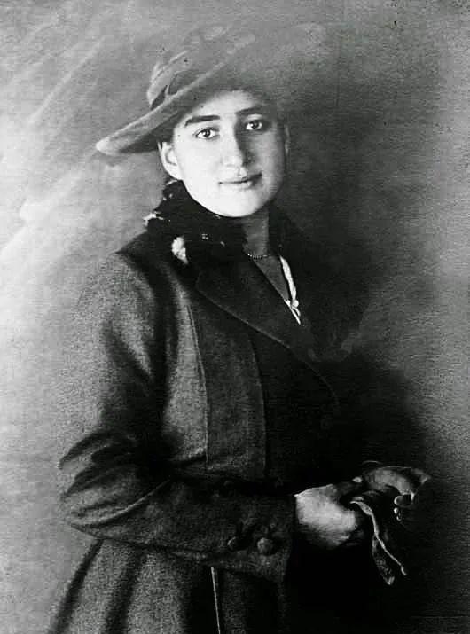 “犹太历史中最安静的英雄主义”
1943年10月7日，大文豪卡夫卡最亲爱的妹妹奥