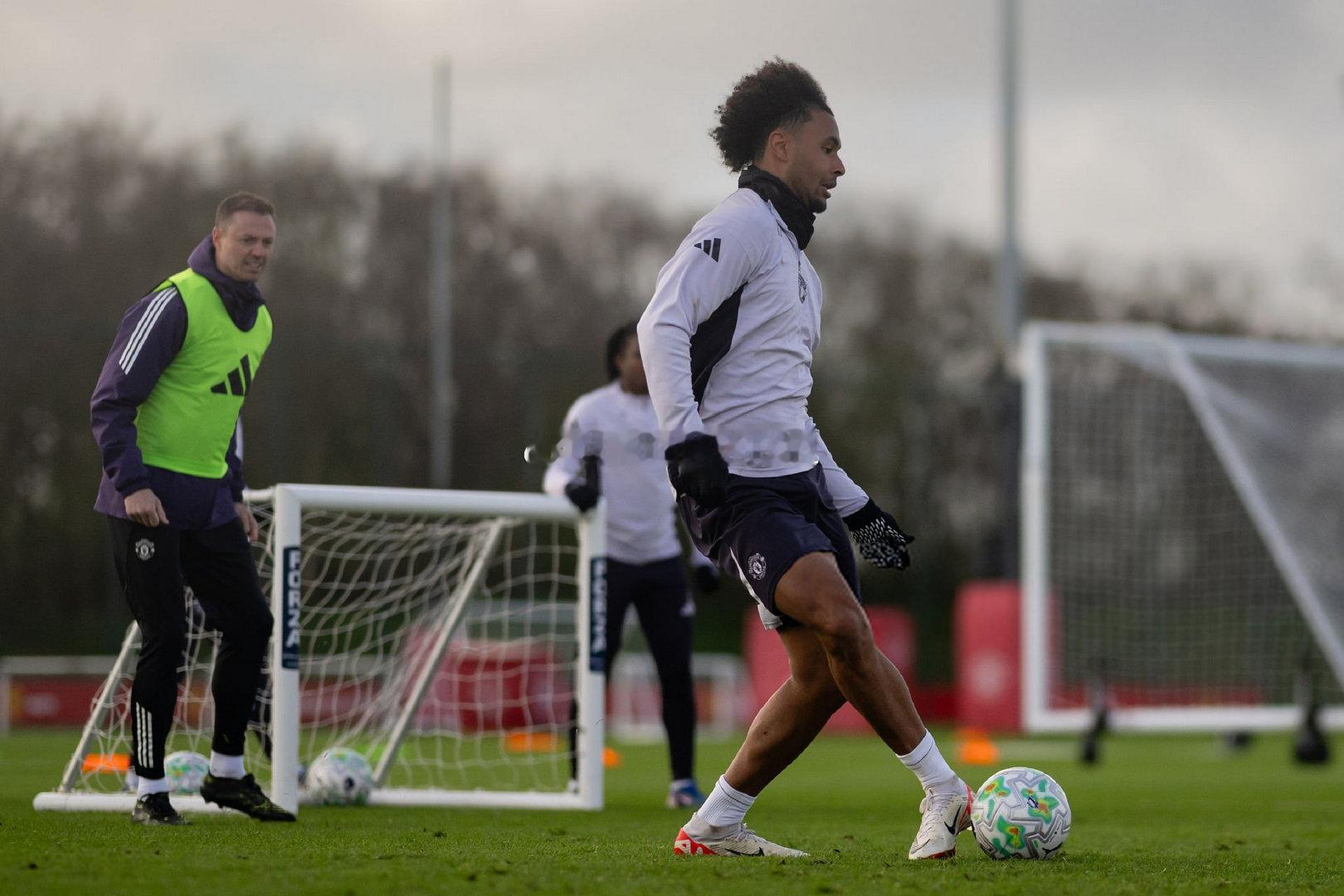 〖26-03-11训练图〗备战25-26赛季英超联赛第30轮对阵阿斯顿维拉  红