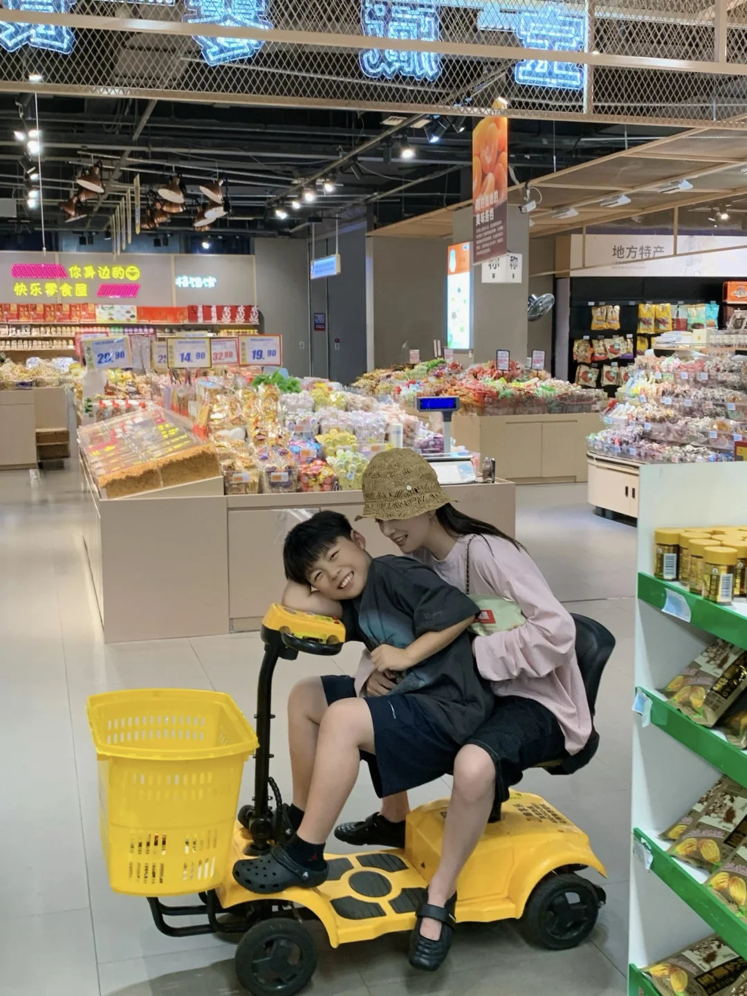 33岁的妈也是坐上11岁儿子的副驾𓇼 ⋆｡˚ 𓆞
