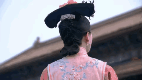 人比人气死人，
刘诗诗的，和金枝欲孽的运镜对比，
简直就是小孩子和大人掰手腕啊！