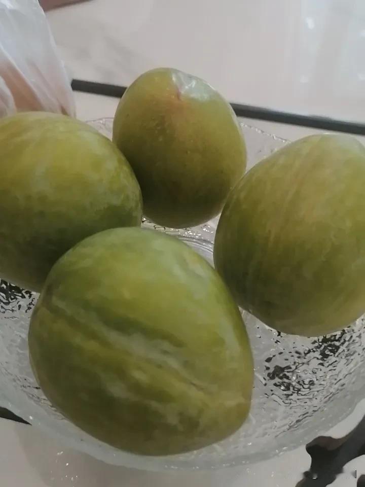 前阵子跟邻居大姐聊天，她没什么大富大贵，日子普普通通。下班回家不用刻意制造浪漫，