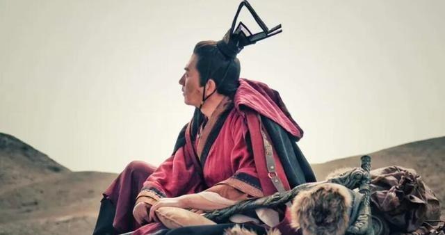 公元前129年一个普通傍晚，张骞刚要回帐篷，却看到妻子泪流满面从仆人住处冲出，扔