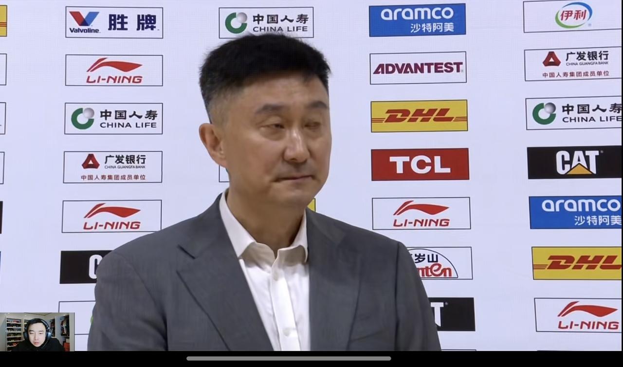 杜锋预计下个赛季不再当广东宏远主教练。并不是杜锋不行，而是他现在一天参加这个活动