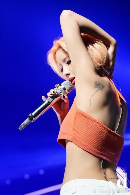 【D美图】Who : #gidle组合[超话]##田小娟[超话]#  Where