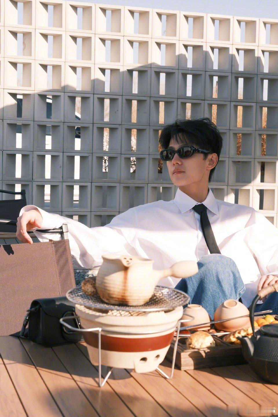 #杨洋清瘦了不少#就这么轻易的原谅，会不会娇纵了他[挖鼻] ​​​
