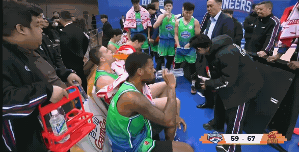 张德贵指导也是不容易，天津队一有需要救火的时候，就请张德贵回来，对于天津男篮，张