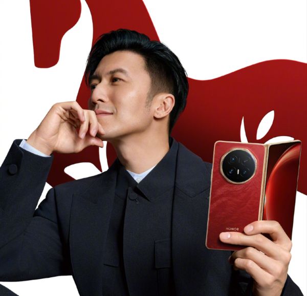 要说现在电池领域最卷的手机品牌，应该就是荣耀了。不仅是普通形态手机，大电池的风也