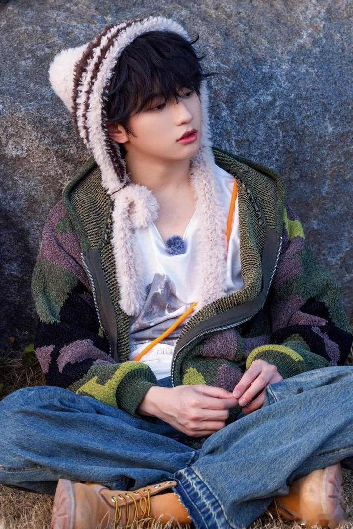 穆祉丞再跳我工作要没了周五晚高疯真的太期待穆祉丞接下来的舞台了，每一次都想让人反