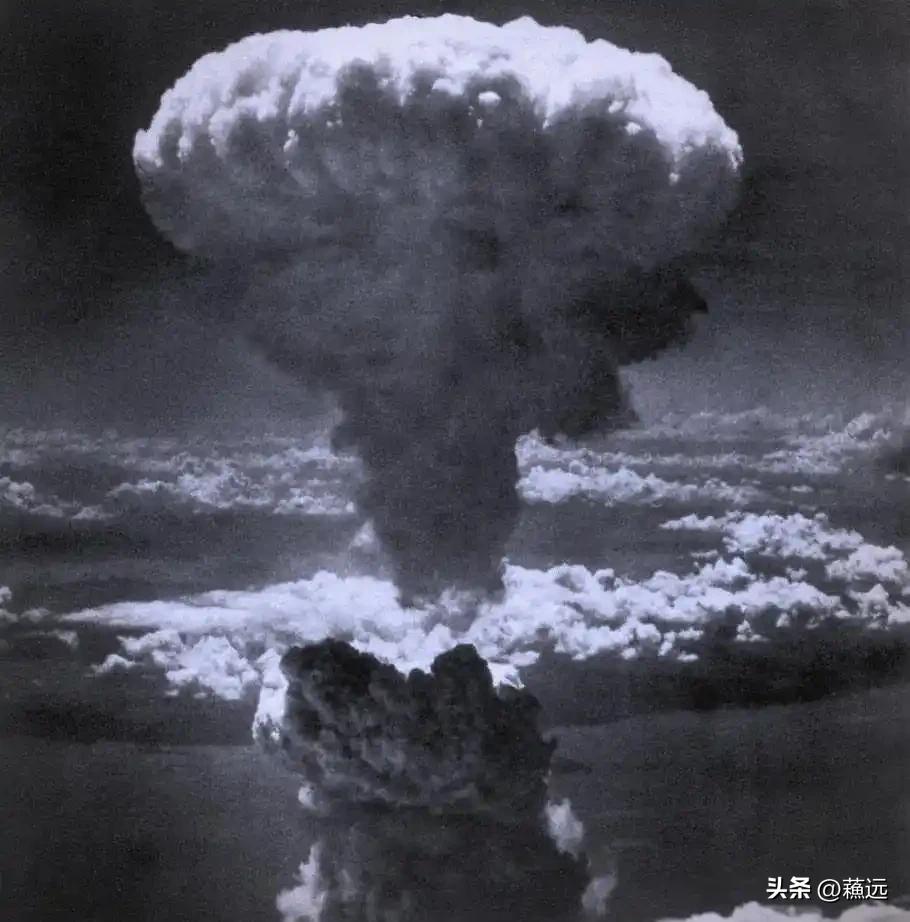 说不怕是假的。

伊朗的强烈反击，让特朗普和内塔尼亚胡即意外又震惊，与以往对伊朗