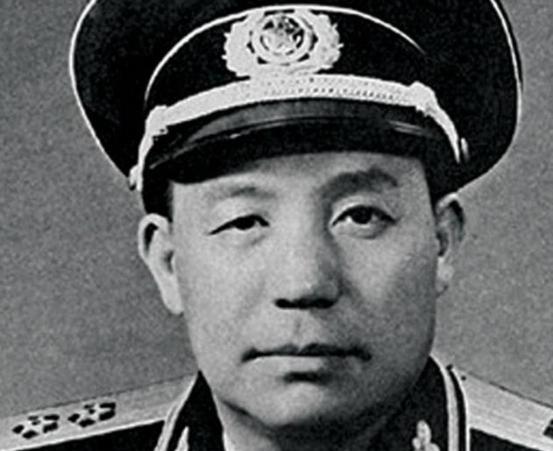 1952年，彭老总返回北京汇报工作，毛主席询问了一番后，突然命令42军秘密回国，
