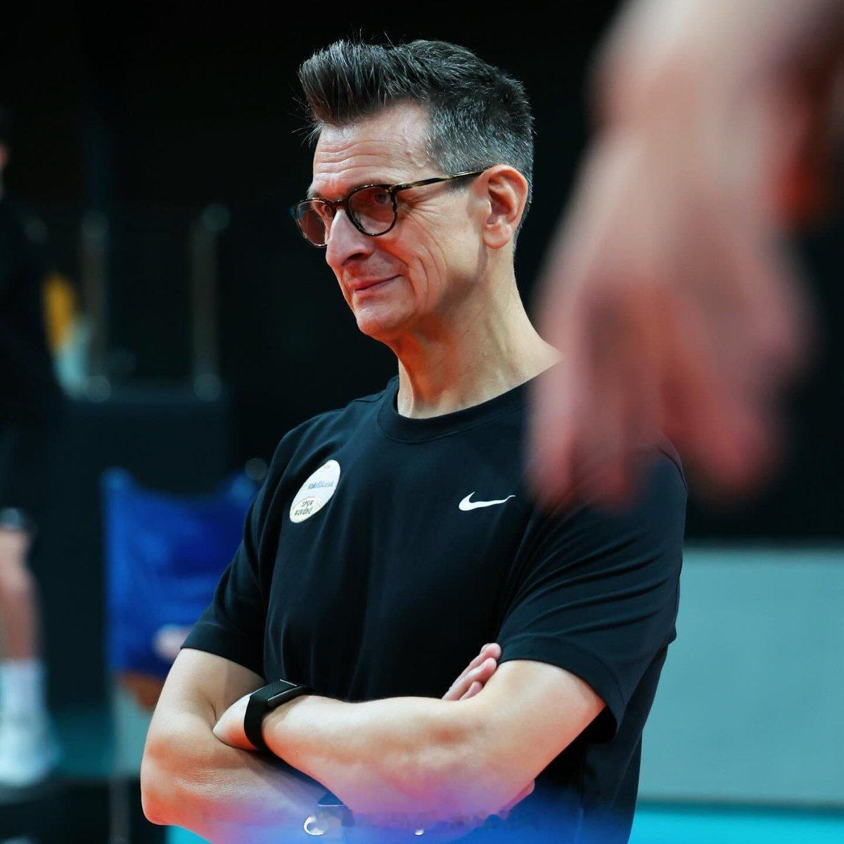 古德蒂获得土超九冠王。业余起家，但——捏合专家。但咱们这边盛产专业起家，……大家