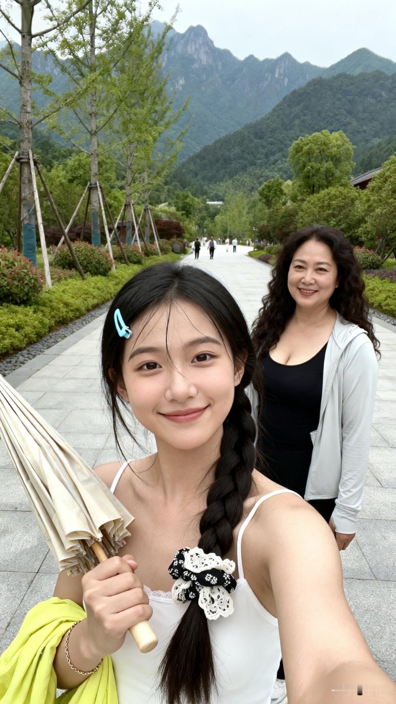 撑伞漫步在雨中的小路，感受大自然的清新与宁静。