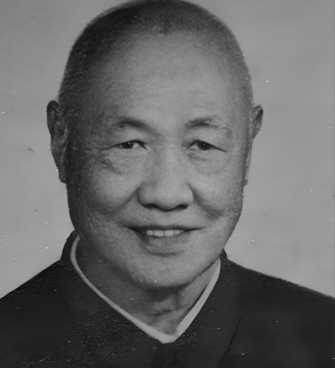 1944年，一个藏族人一口气捐了买30架战斗机的钱支援抗战，建国后成为开国少将！