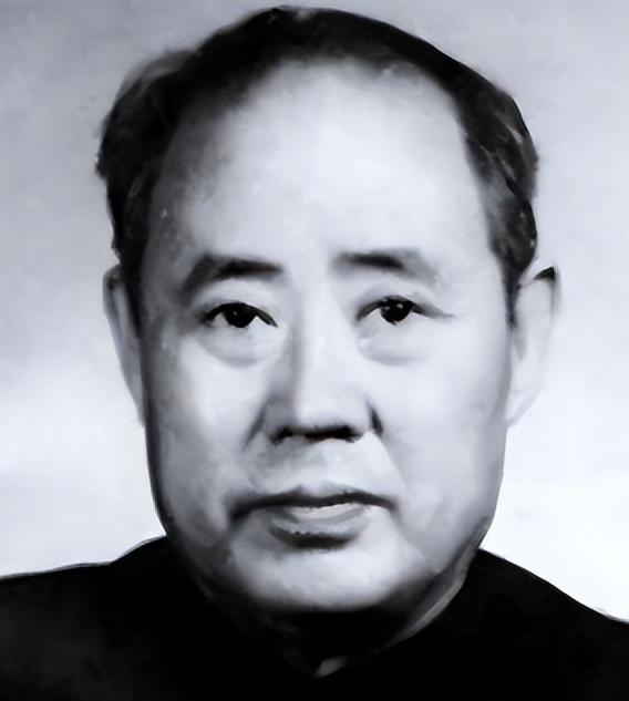 傅作义原本拟授上将，毛主席没点头，最终周总理找傅说明原因。1955年，新中国进行