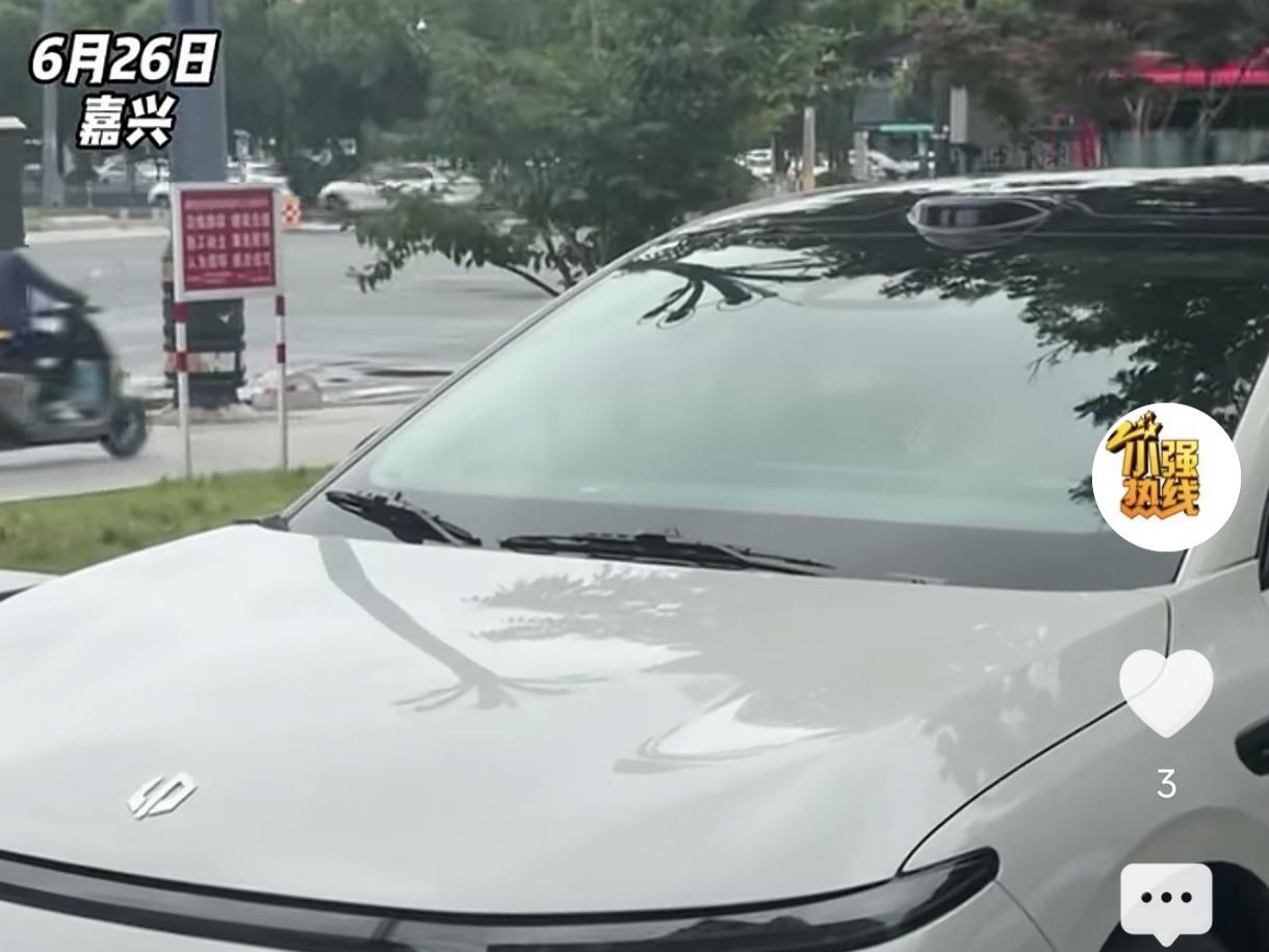 浙江嘉兴，叶师傅租来跑滴滴的车已到期，还车时店里表示退车一个月之后再退押金，一个