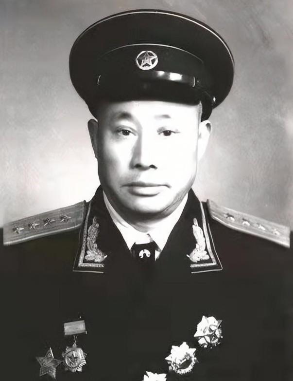 "我不能让他们失望！"1935年5月，在四川大渡河畔的泸定桥前，红军战士刘金山紧