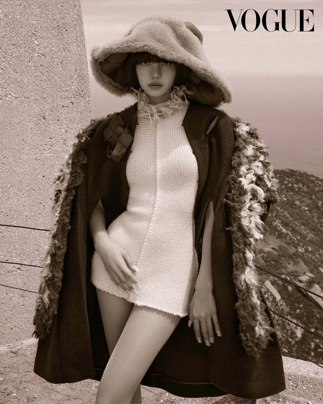 LISA💛LISA亚女一260821 LLOUD IG更新LALISA相关图片