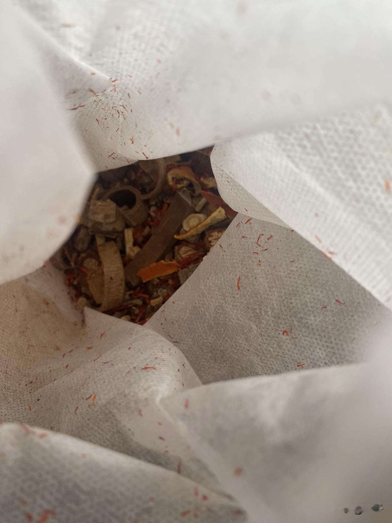突然一下我就失去了赚钱的动力了，摆摊也不想摆了，不想挣钱了，一下之间突然意识到不