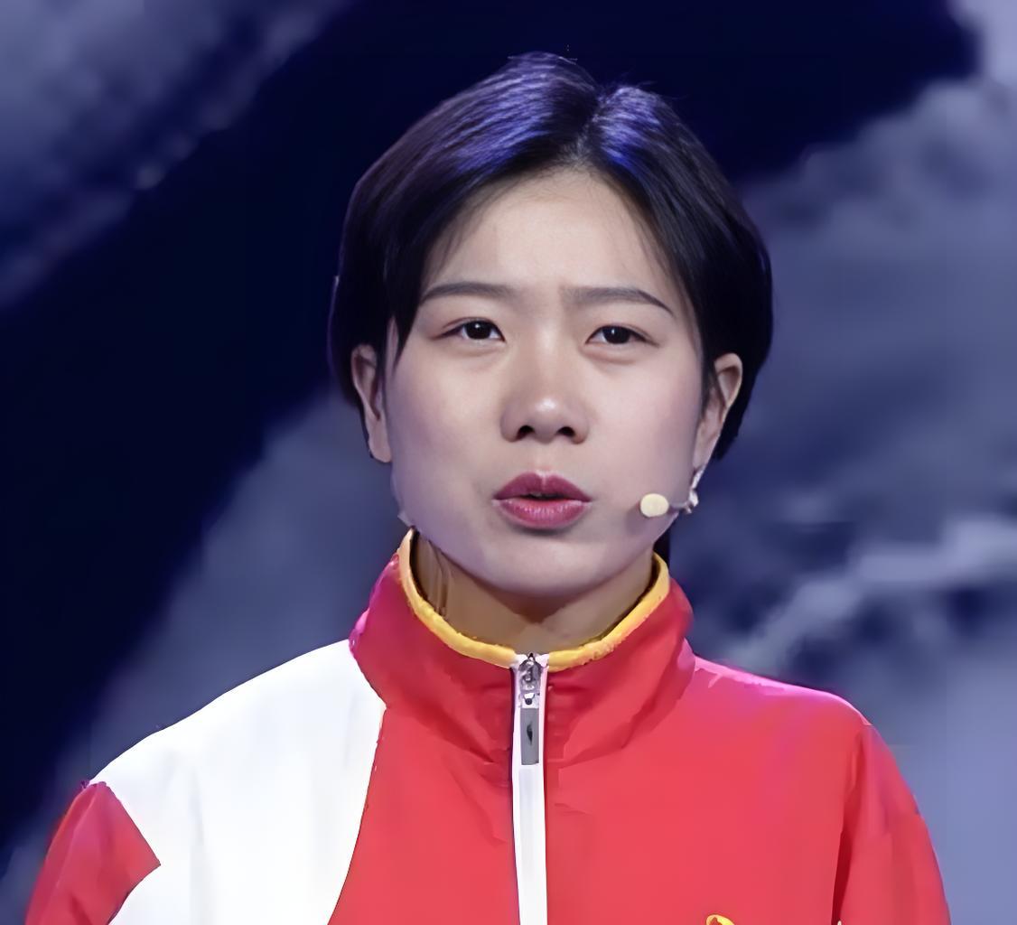 1994年，太原1女婴因手臂残疾被抛弃，58岁拾荒妇人见其可怜，把她捡回家用面糊