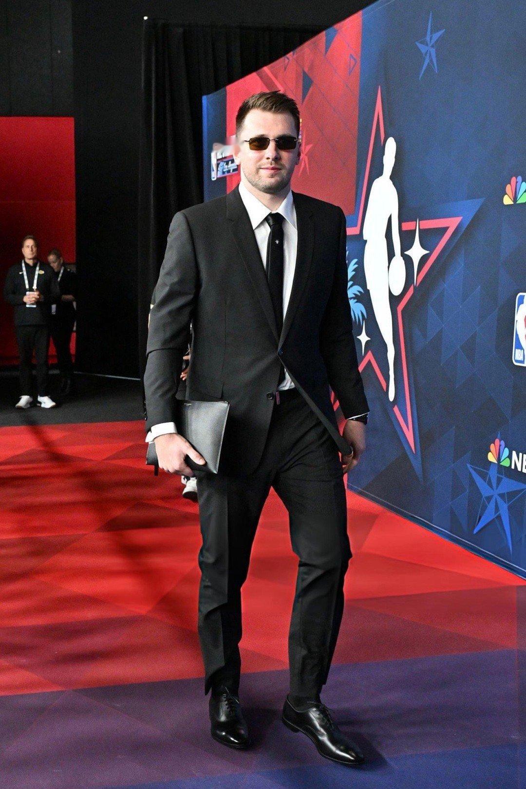 2026NBA全明星大佬出场有好几个亿的项目要谈东契奇东契奇